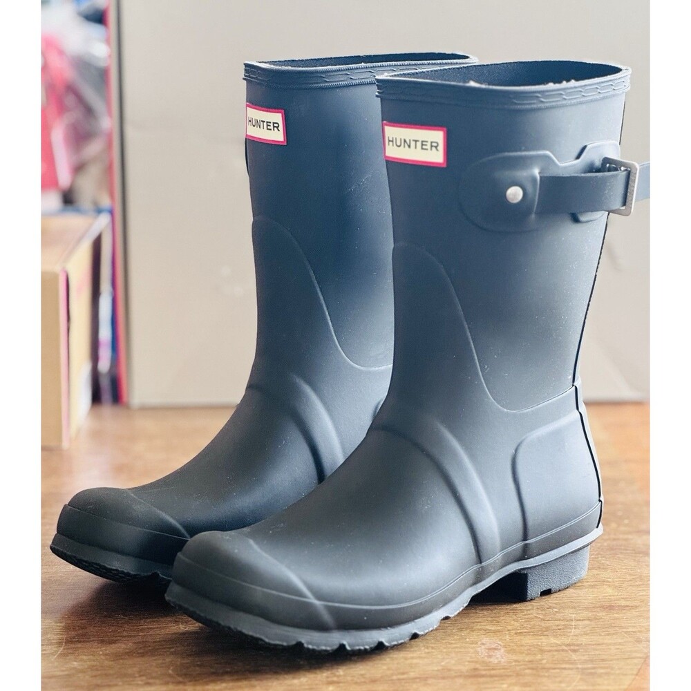 Women’s Size 7 Hunter Original Short Rain Boots Black WFS1000RMA-BLK NIB